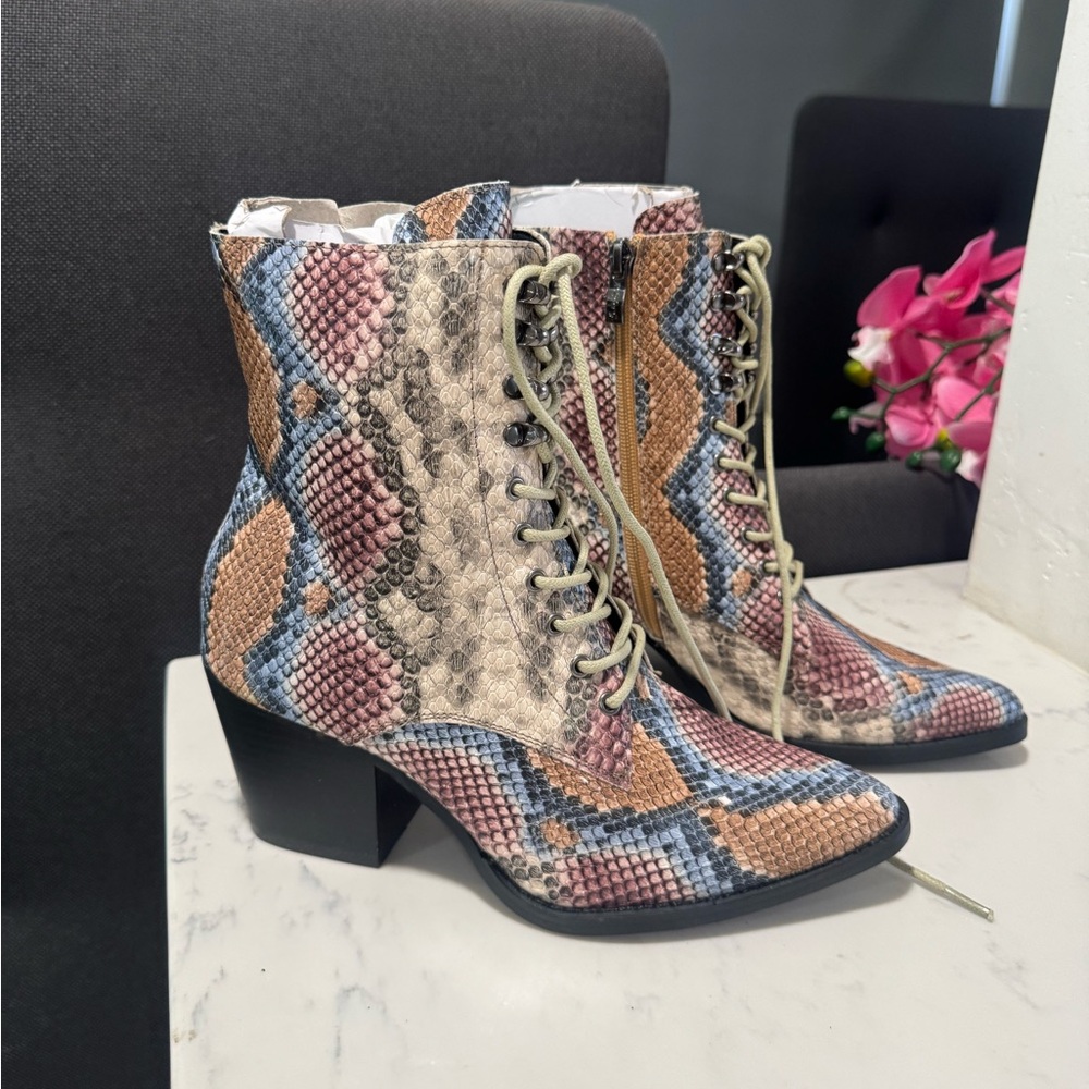 ARIDER GIRL Snakeskin Lace-Up Ankle Boots - Multicolor - Picture 3 of 10